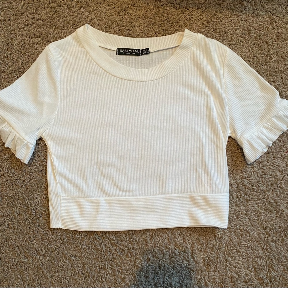 Ruffle sleeve crop top